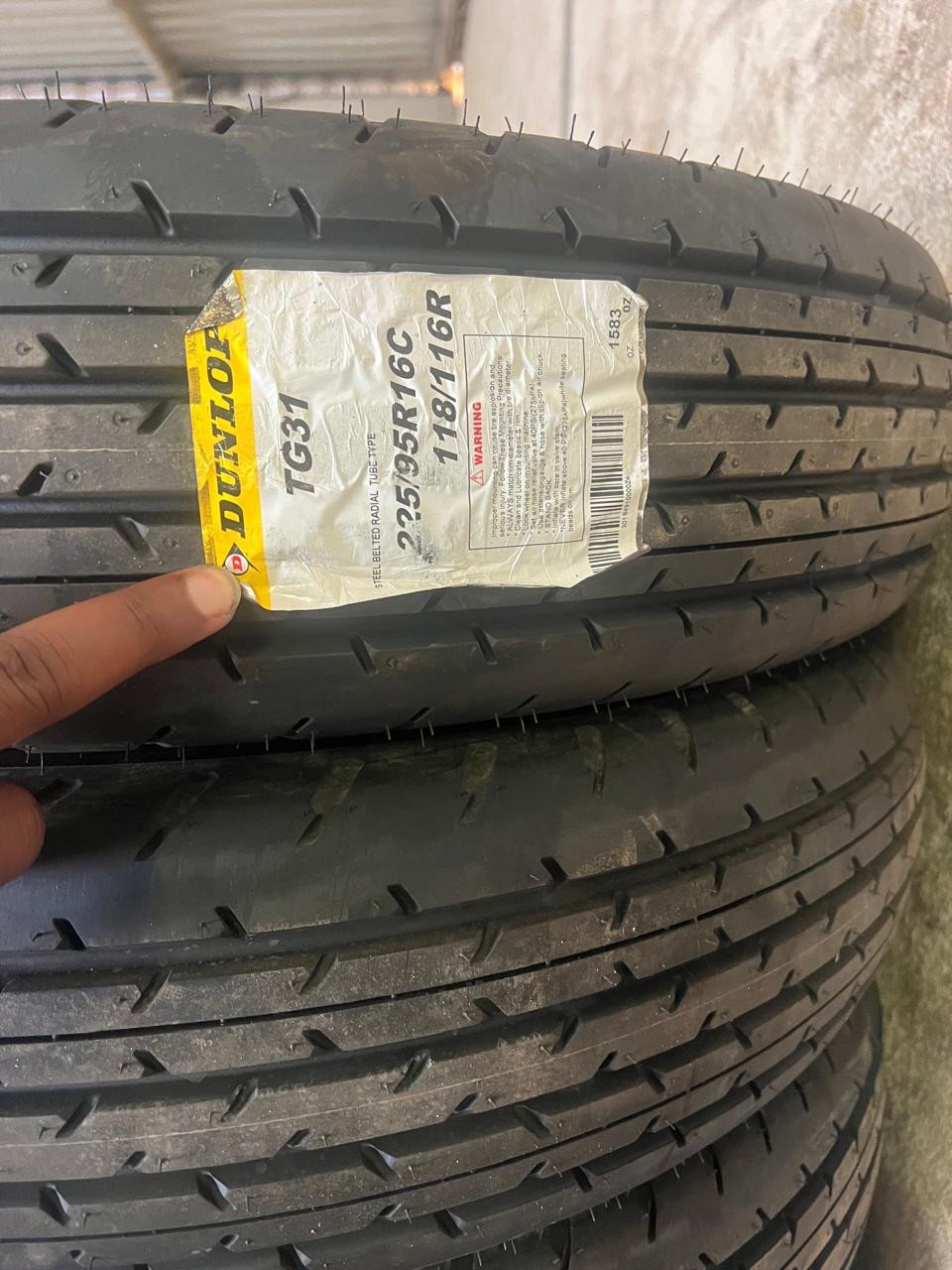 PNEUS 12r22.5- NAJAH REF005