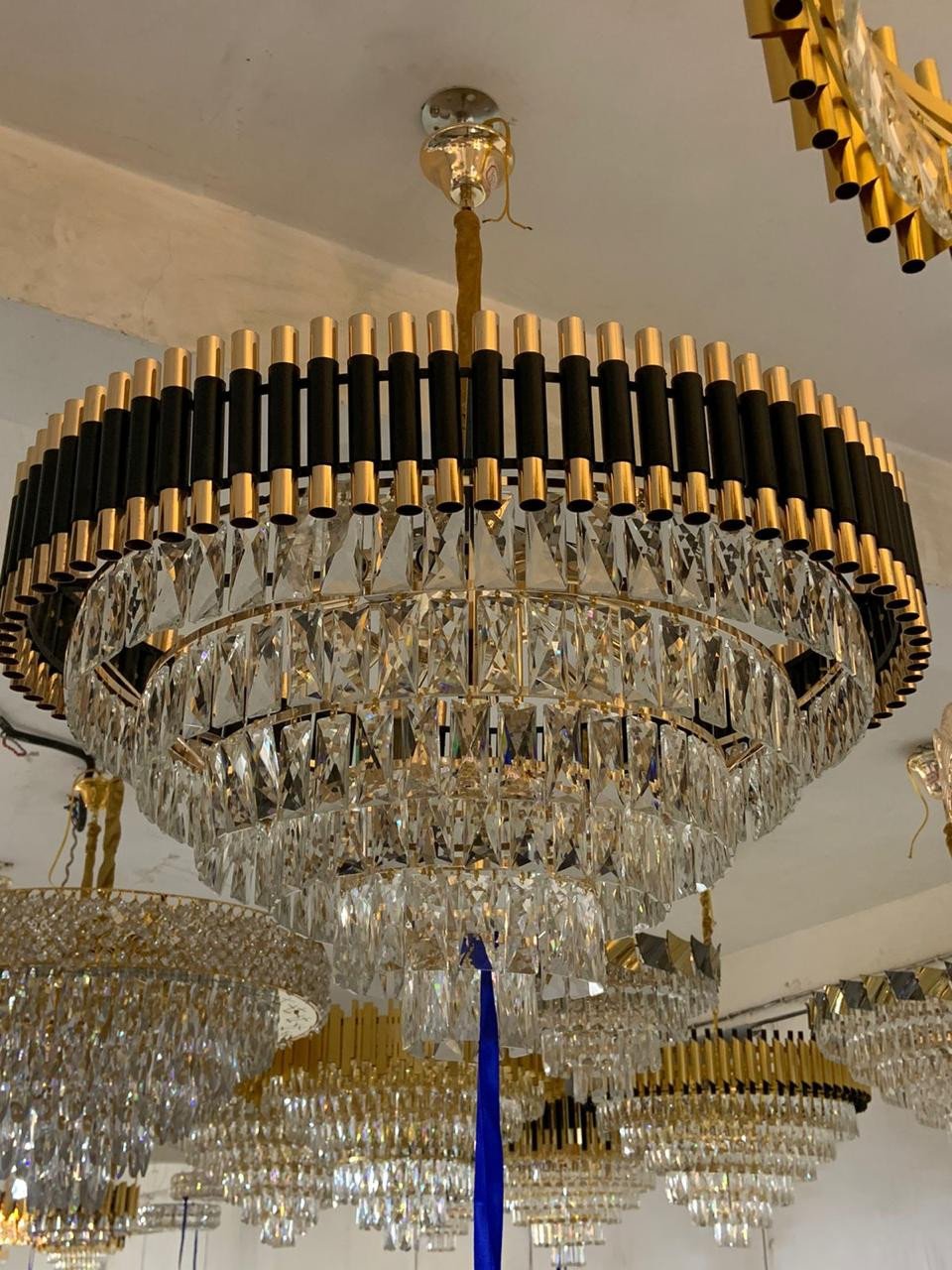 Candeeiro decorativo de sala dourado e brilhante CDSDB-003