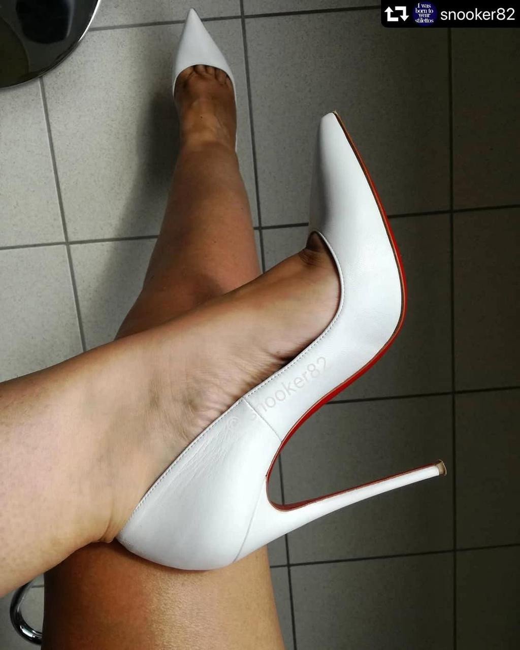 Salto Alto Fino Branco Christian Louboutin SAFBCB-012