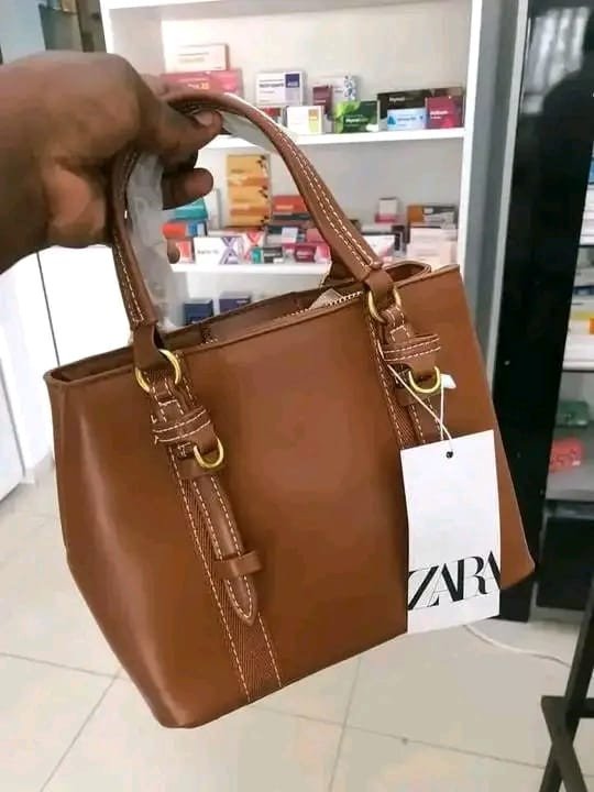 pasta quadrada da zara-REF CJV016